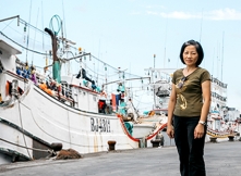 外籍漁工的台灣姐姐，李麗華：救生衣、熱水，有人命貴嗎？