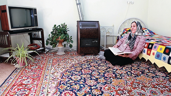 窮盡一生編織地毯的女人