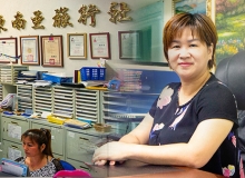 同樣做仲介，有人黑心逼出逃跑外勞，她給移工不負債的選擇
