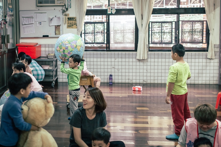 「我們超想要綠色能源」，為什麼比起鈔票，他們更想要太陽能板？