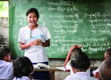 泰緬邊境影像故事：年輕的西西麗亞只想讓克倫孩子明白，自己從何而來。