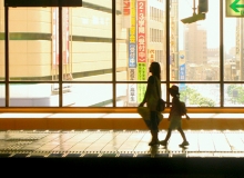日本小孩食堂興起，因為除了下流老人，還有窮忙的單親媽媽