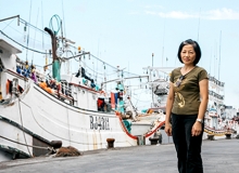外籍漁工的台灣姐姐，李麗華：救生衣、熱水，有人命貴嗎？