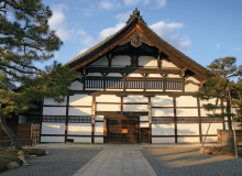 闠閙中的清淨地，建仁寺