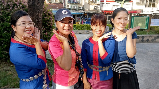 每周三的約定：新住民、看護工與阿公阿嬤的公園跳舞時光