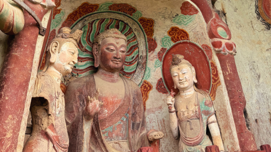 懸崖佛寺，麥積山石窟