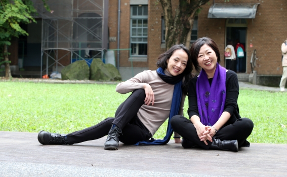 女人沙發